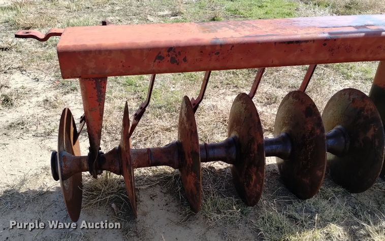 image for item DV6544 International 470 tandem disk