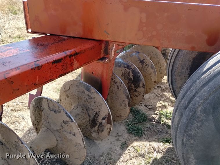 image for item DV6544 International 470 tandem disk