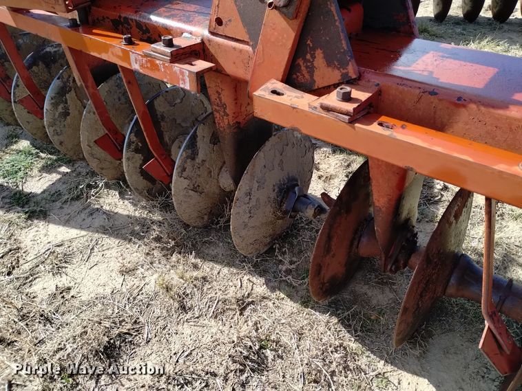 image for item DV6544 International 470 tandem disk