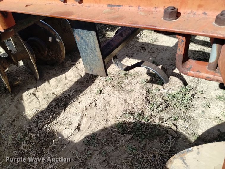 image for item DV6544 International 470 tandem disk