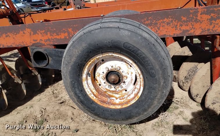 image for item DV6544 International 470 tandem disk