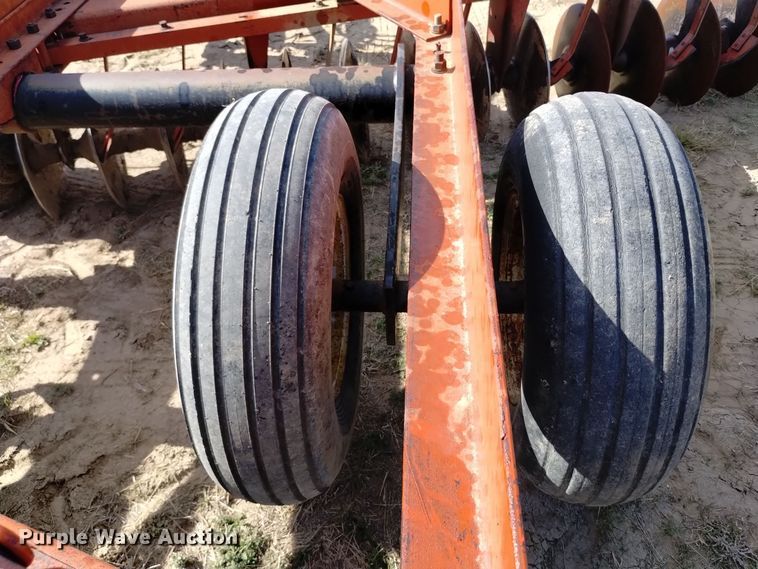 image for item DV6544 International 470 tandem disk