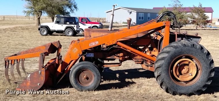 image for item DV6545 1960 Allis-Chalmers D17 tractor