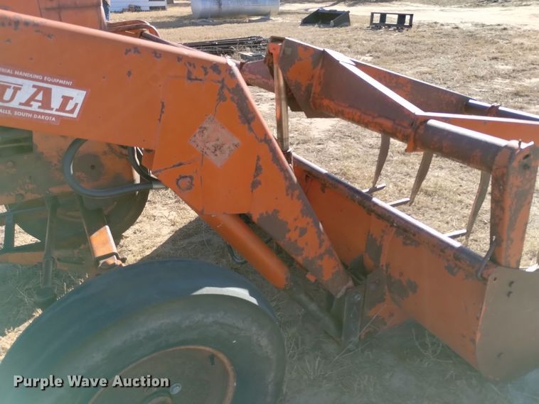 image for item DV6545 1960 Allis-Chalmers D17 tractor