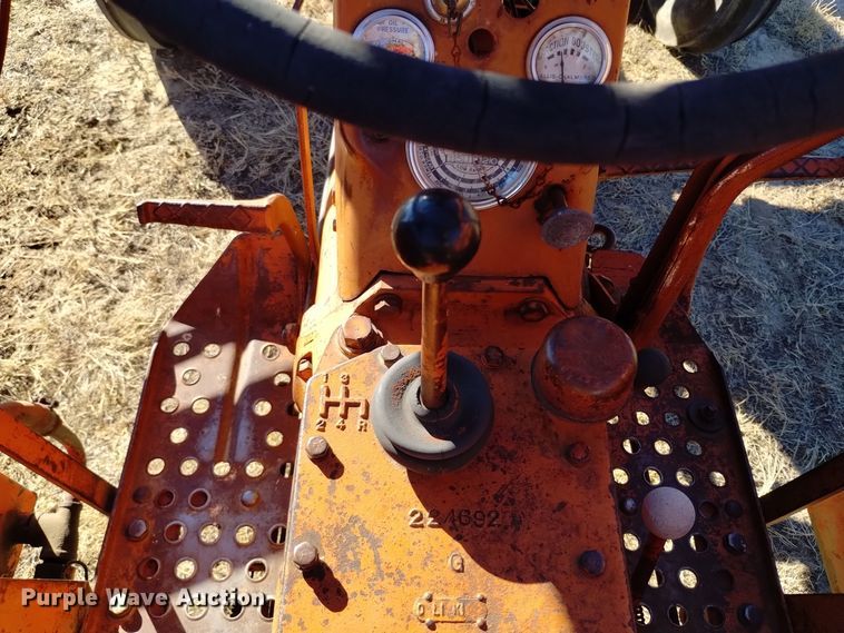 image for item DV6545 1960 Allis-Chalmers D17 tractor