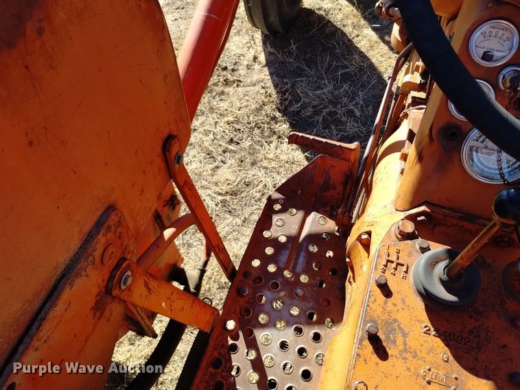 image for item DV6545 1960 Allis-Chalmers D17 tractor