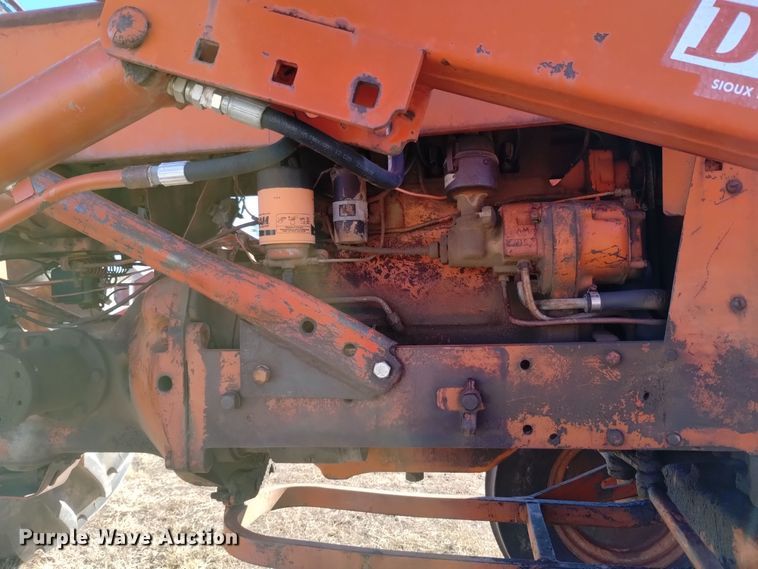 image for item DV6545 1960 Allis-Chalmers D17 tractor