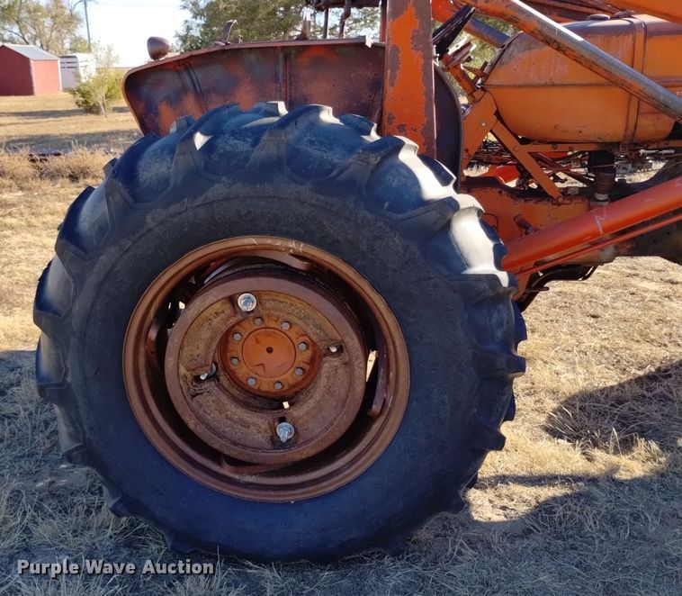 image for item DV6545 1960 Allis-Chalmers D17 tractor