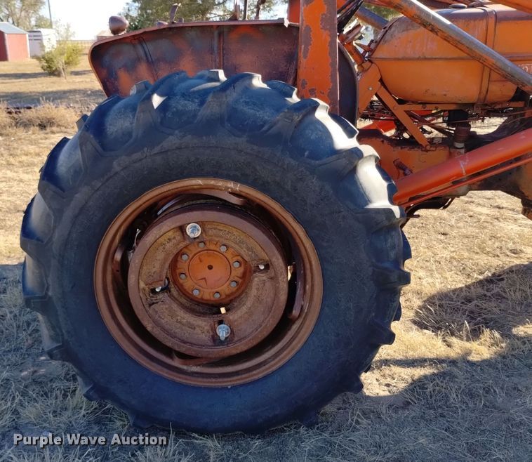 image for item DV6545 1960 Allis-Chalmers D17 tractor
