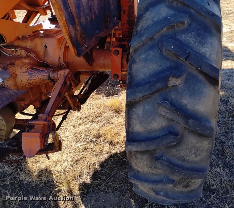 image for item DV6545 1960 Allis-Chalmers D17 tractor