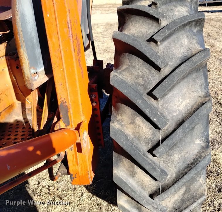 image for item DV6545 1960 Allis-Chalmers D17 tractor