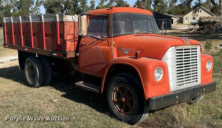 image for item DX3704 1969 International Loadstar 1700 grain truck