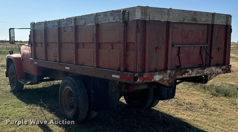 image for item DX3704 1969 International Loadstar 1700 grain truck