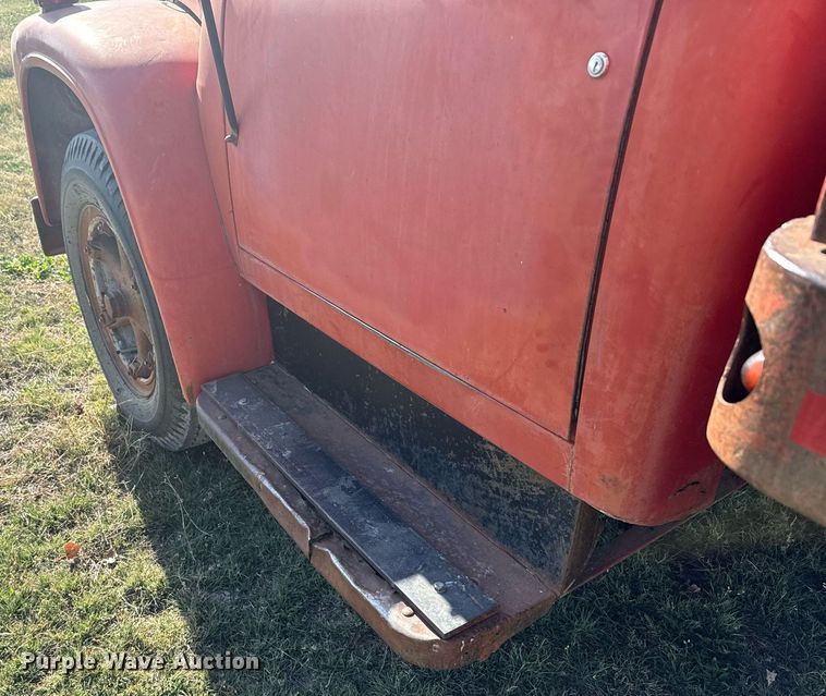 image for item DX3704 1969 International Loadstar 1700 grain truck