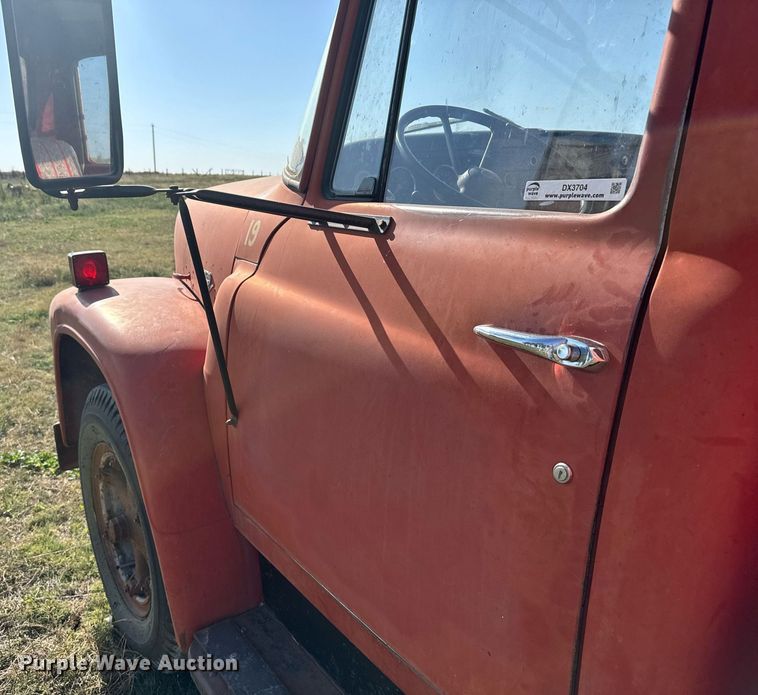 image for item DX3704 1969 International Loadstar 1700 grain truck