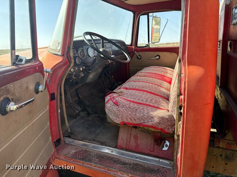 image for item DX3704 1969 International Loadstar 1700 grain truck