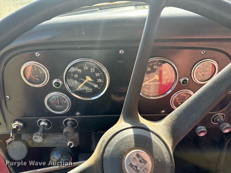 image for item DX3704 1969 International Loadstar 1700 grain truck