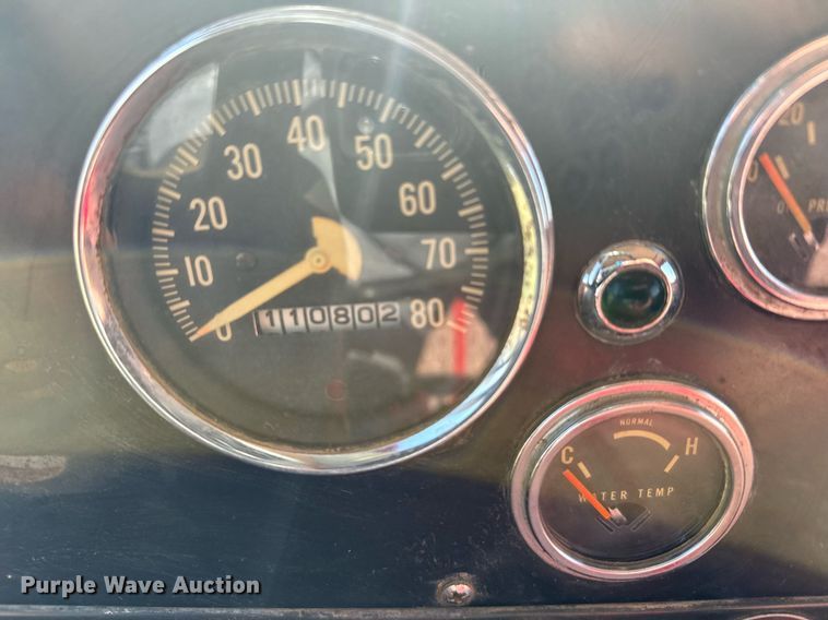 image for item DX3704 1969 International Loadstar 1700 grain truck