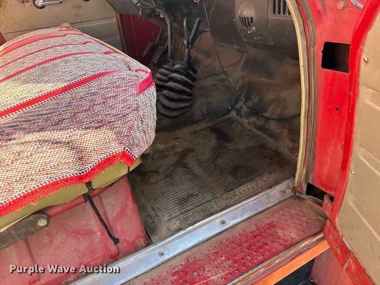 image for item DX3704 1969 International Loadstar 1700 grain truck