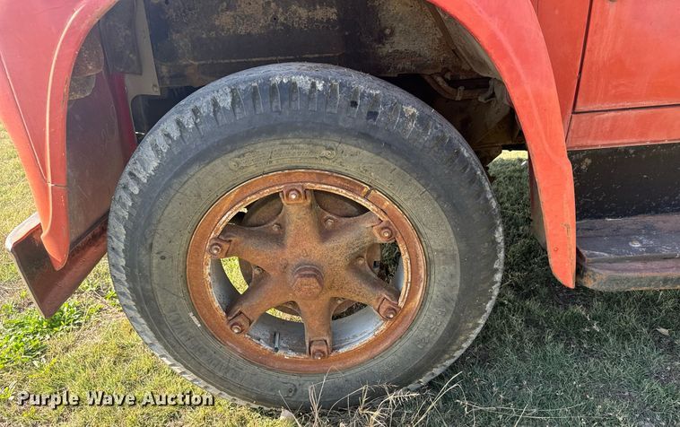 image for item DX3704 1969 International Loadstar 1700 grain truck