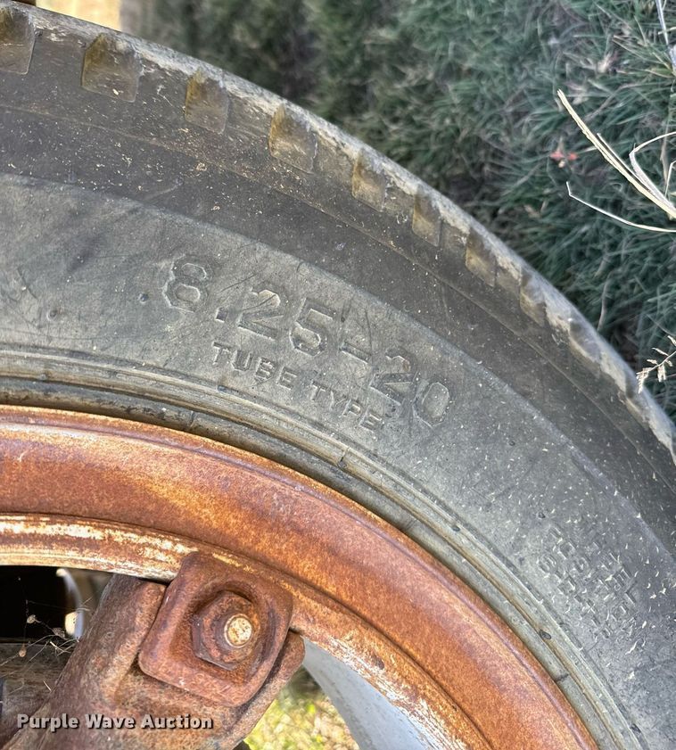 image for item DX3704 1969 International Loadstar 1700 grain truck