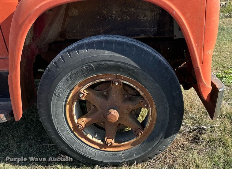 image for item DX3704 1969 International Loadstar 1700 grain truck