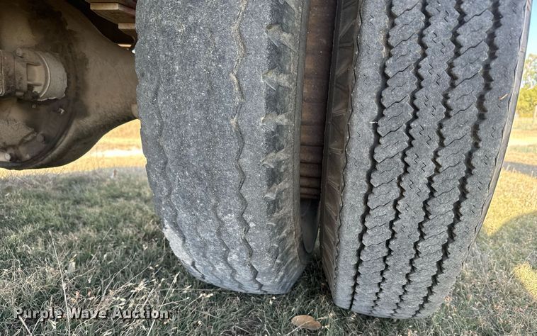 image for item DX3704 1969 International Loadstar 1700 grain truck