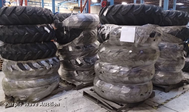 image for item EG9933 (20) Galaxy EZ Rider 14.9-24 wheels and tires