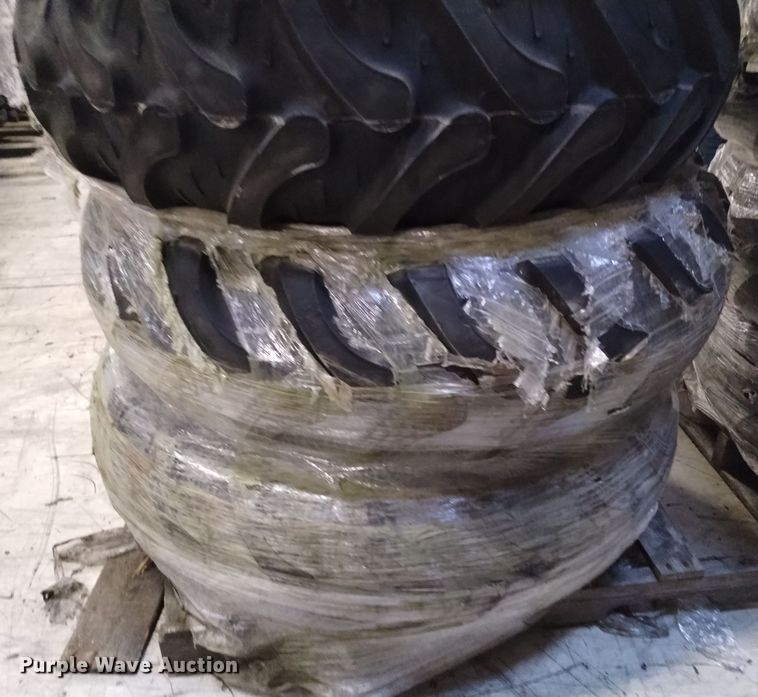 image for item EG9933 (20) Galaxy EZ Rider 14.9-24 wheels and tires