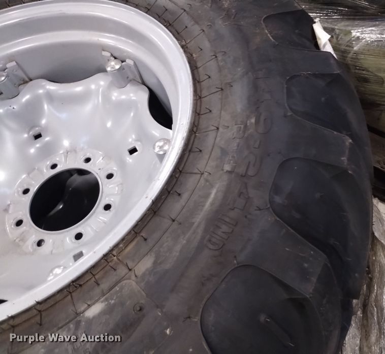 image for item EG9933 (20) Galaxy EZ Rider 14.9-24 wheels and tires