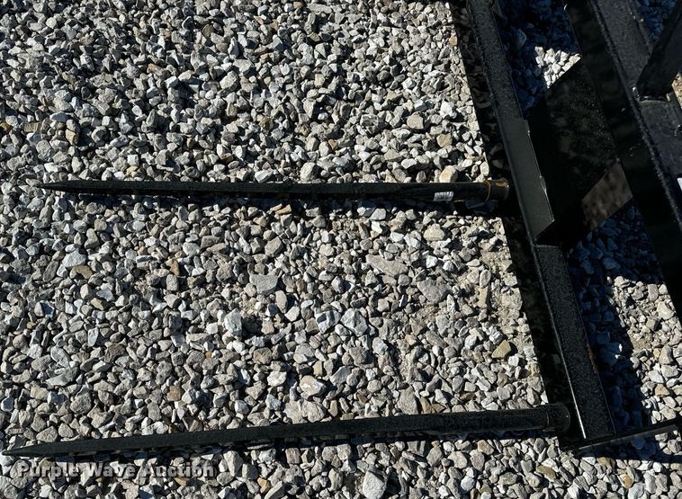 image for item EH7104 Skid steer bale spear