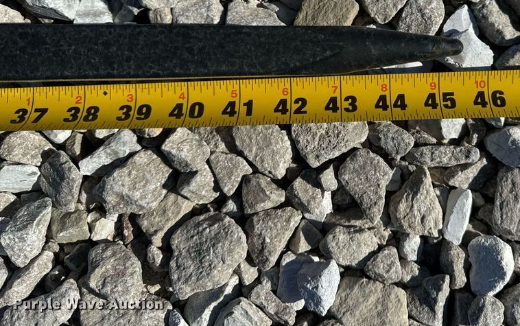 image for item EH7104 Skid steer bale spear