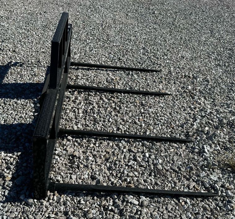 image for item EH7105 Skid steer bale spear