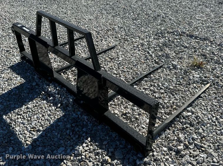 image for item EH7105 Skid steer bale spear