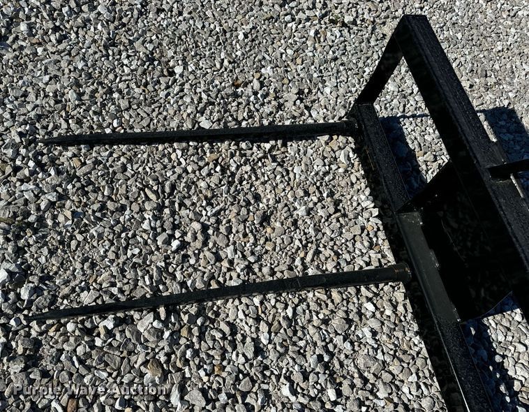 image for item EH7105 Skid steer bale spear