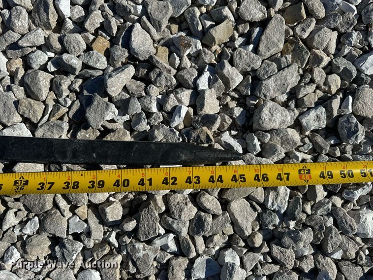 image for item EH7105 Skid steer bale spear