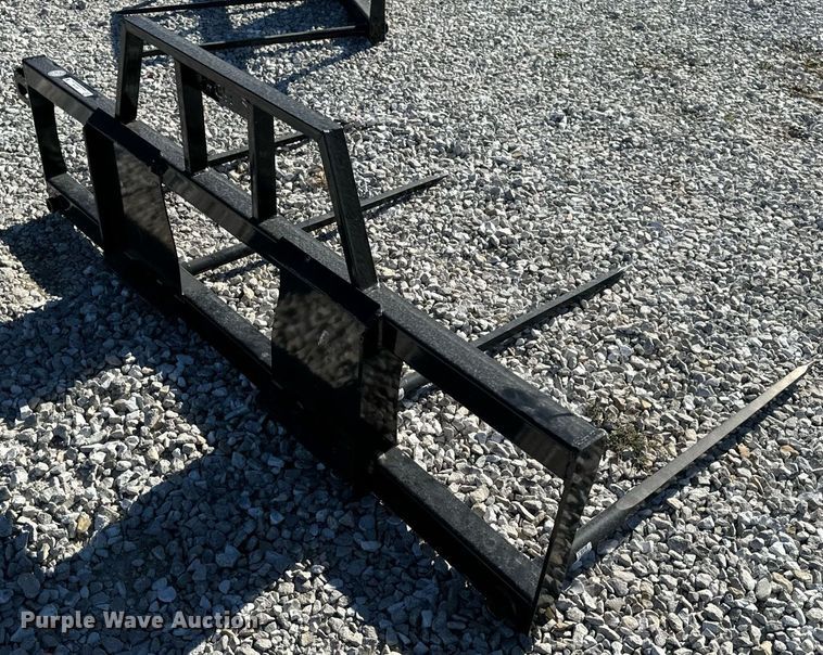 image for item EH7106 RBW Skid steer bale spear