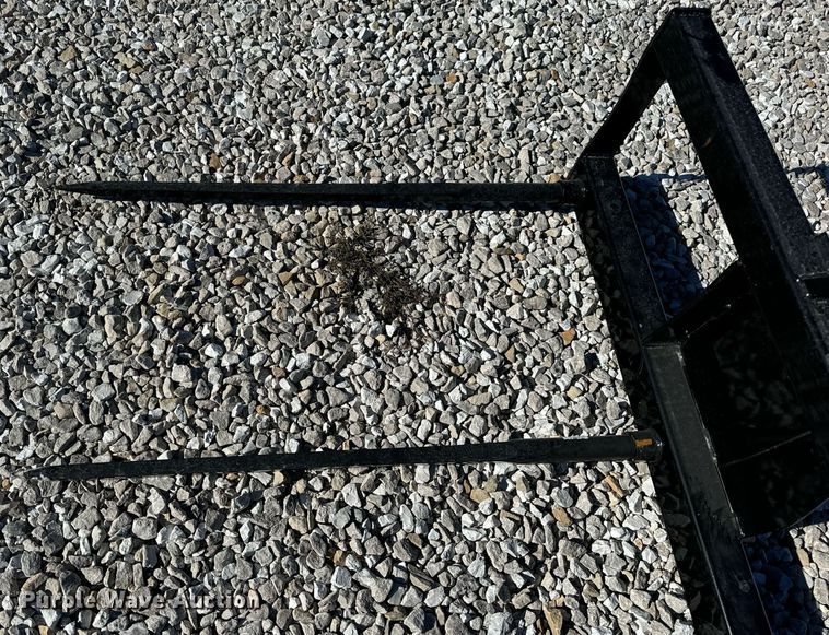 image for item EH7106 RBW Skid steer bale spear