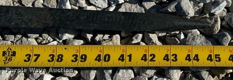 image for item EH7106 RBW Skid steer bale spear