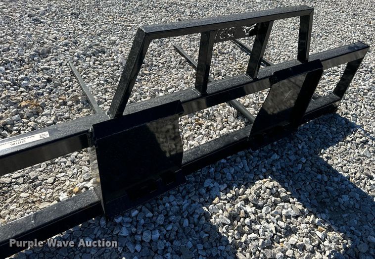 image for item EH7106 RBW Skid steer bale spear