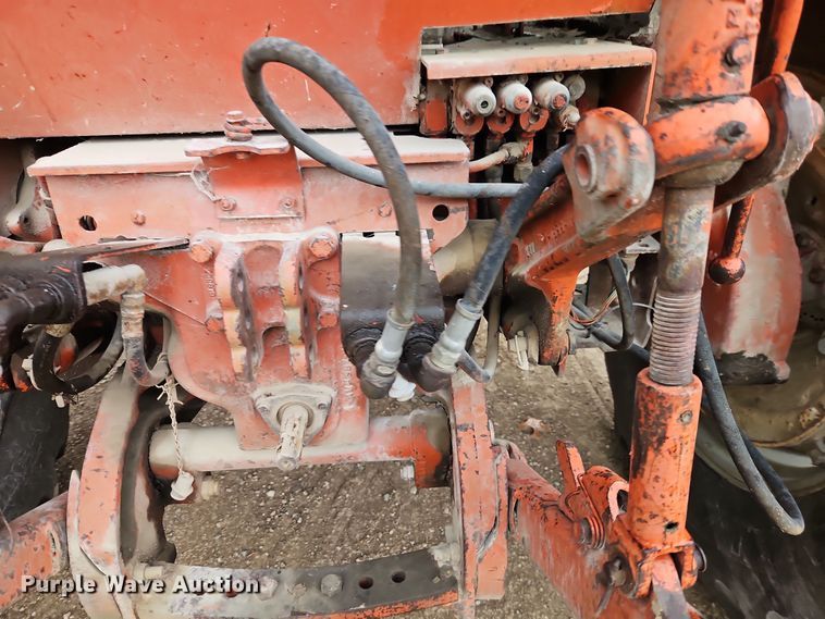 image for item EI8514 Allis-Chalmers  185 tractor