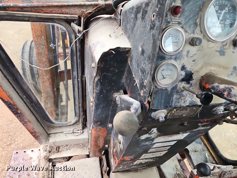 image for item EI8514 Allis-Chalmers  185 tractor