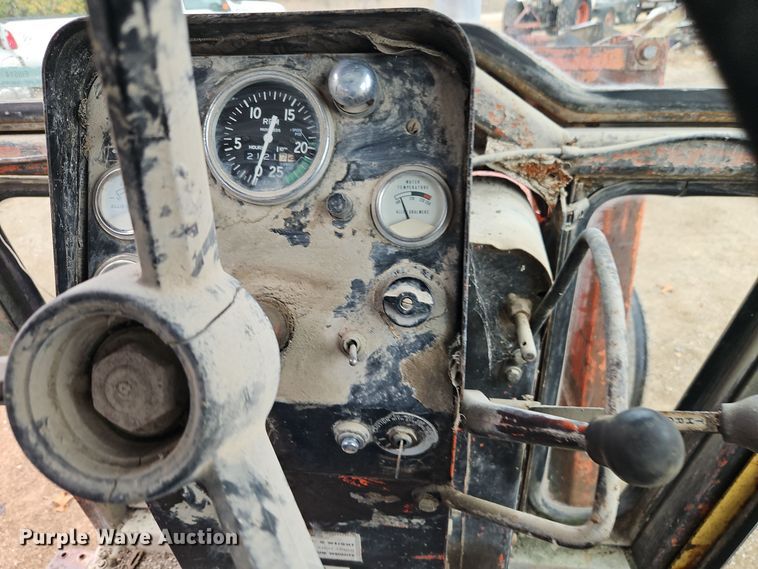 image for item EI8514 Allis-Chalmers  185 tractor