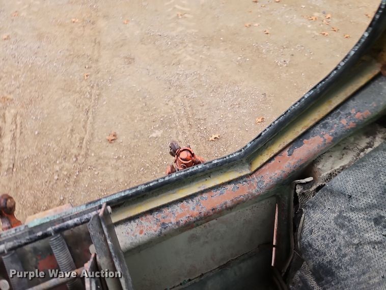 image for item EI8514 Allis-Chalmers  185 tractor