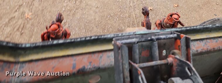 image for item EI8514 Allis-Chalmers  185 tractor