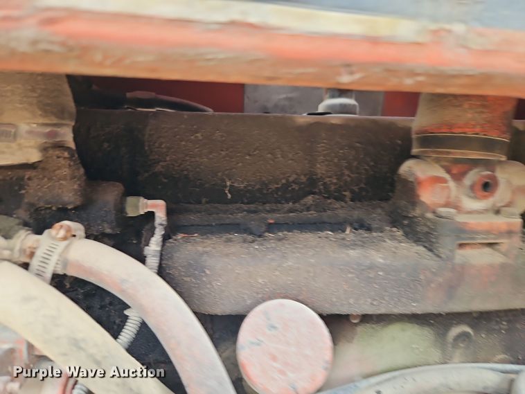 image for item EI8514 Allis-Chalmers  185 tractor