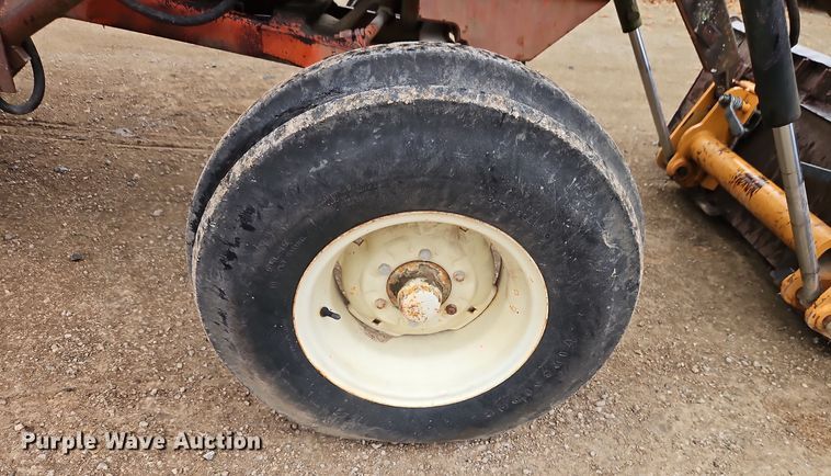 image for item EI8514 Allis-Chalmers  185 tractor