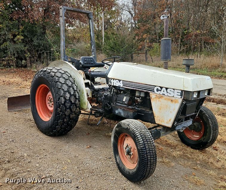 image for item EI8515 Case 1194 tractor