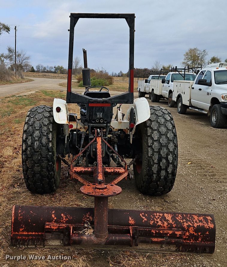 image for item EI8515 Case 1194 tractor