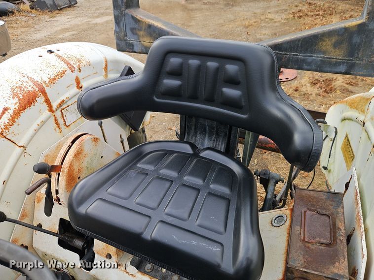 image for item EI8515 Case 1194 tractor